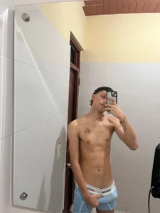 NoahMaels Public  2. fénykép