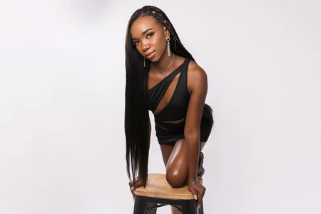 Tessa_Owenss Don't let my angelic face confuse you, let me show you the pleasure we can share. Hình