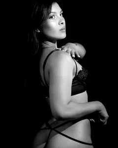 Isabella_francoo Back to Black Pic