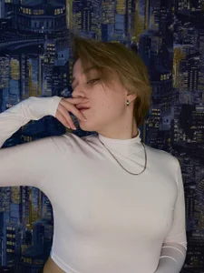 Ellie_Heavenly Public Pic 3