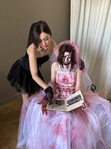 The Dark Side of Bridal Beauty od CherryBombs-  4 snímek