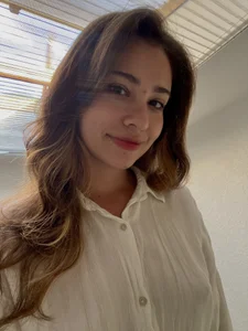 Clara_June Public Immagine  9