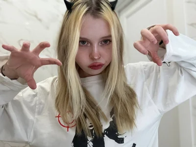 ElvenQueen Outsider Pic 5