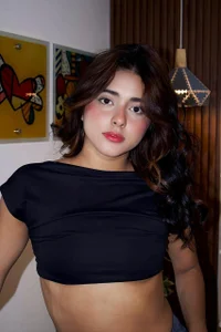 _Lucy_Grey_ Welcome টি ছবি