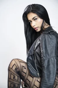 MeganLowellのRude girlの枚の写真