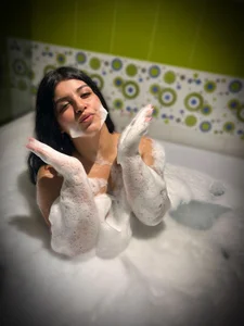 Sofiaa_Bloom Tender girl Bilde 2
