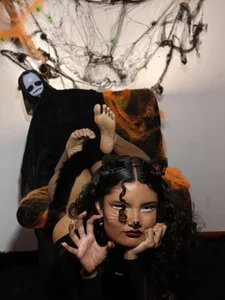 MirandaLawrens_: Pussy Cat 🐈‍⬛ ( 3 фото)