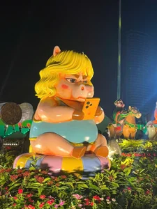 Candy_Sweetie_ The painting depicts a beautiful landscape and a cute horse in Quy Nhon. Pic