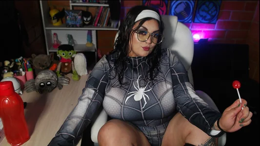 juliette_rd your favorite superhero Pic 4