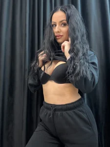 SuzanneKer1💋 A Taste Of Trouble图片 4