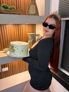 melanieklaus2 MY BIRTHDAY 🥳😘 - {count, plural, one {תמונה אחת} two {שתי תמונות} many {# תמונות} other {# תמונות}}