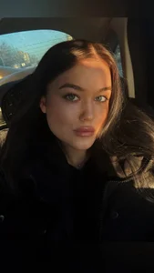 Vivienne_Li Public Pic 2