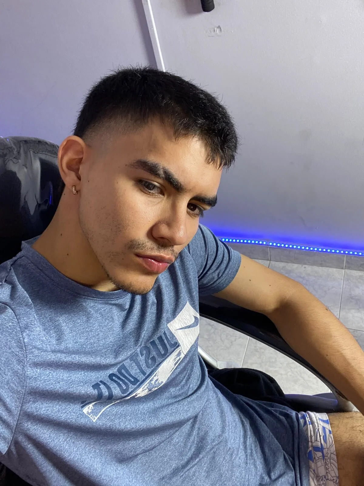 Alejandro_vega_ immagine di tendenza 1328