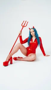 Bubblegum_Tempt kullanıcısının Hi darling, I'm Karoline albümü -  2 fotoğraf