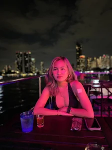 ArmidaLyster sexy Foto 3