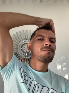 Skinyhot99 Just me টি ছবি