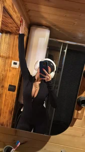 Julieannd40Public图片 3