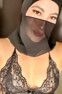 Badra_Abaid What do you see in my eyes? Pic 4