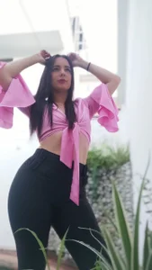 Giselle_Noah How do I look pink? Immagine  3