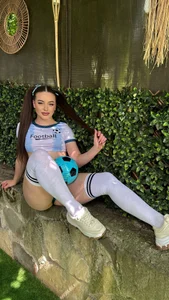 Support my team, and I'll reward you ⚽💦 od AnneSand  4 snímek