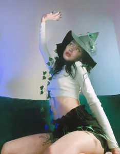 witch turned into frog!!!