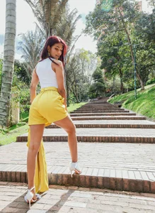 HannaPetit elegant yellow suit Foto 7