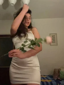 LumiNika's I love white semi-sweet wine and candlelit dinners—are you a romantic?😍 Sex Photo 9