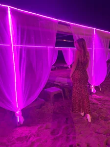 LillieWebb_ Public  6টি ছবি