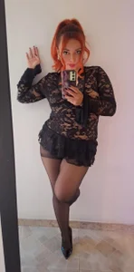 LilyyBigAss A little bit of lace, some heels and a lot of desire to play. 😉🖤 Billede 2