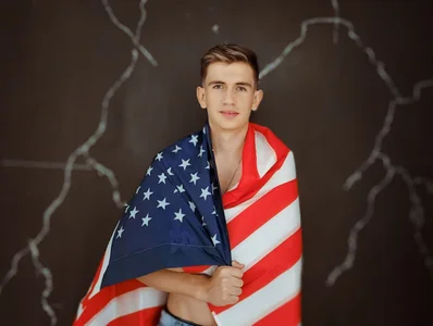 MikaelSlow in the street Pic