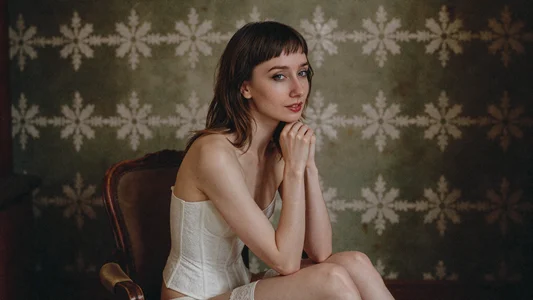 Naomi_Evermore 𝓬𝓸𝓻𝓼𝓮𝓽 & 𝓰𝓻𝓪𝓬𝓮 Pic 2