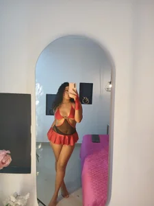 layla__smith Hi  5টি ছবি