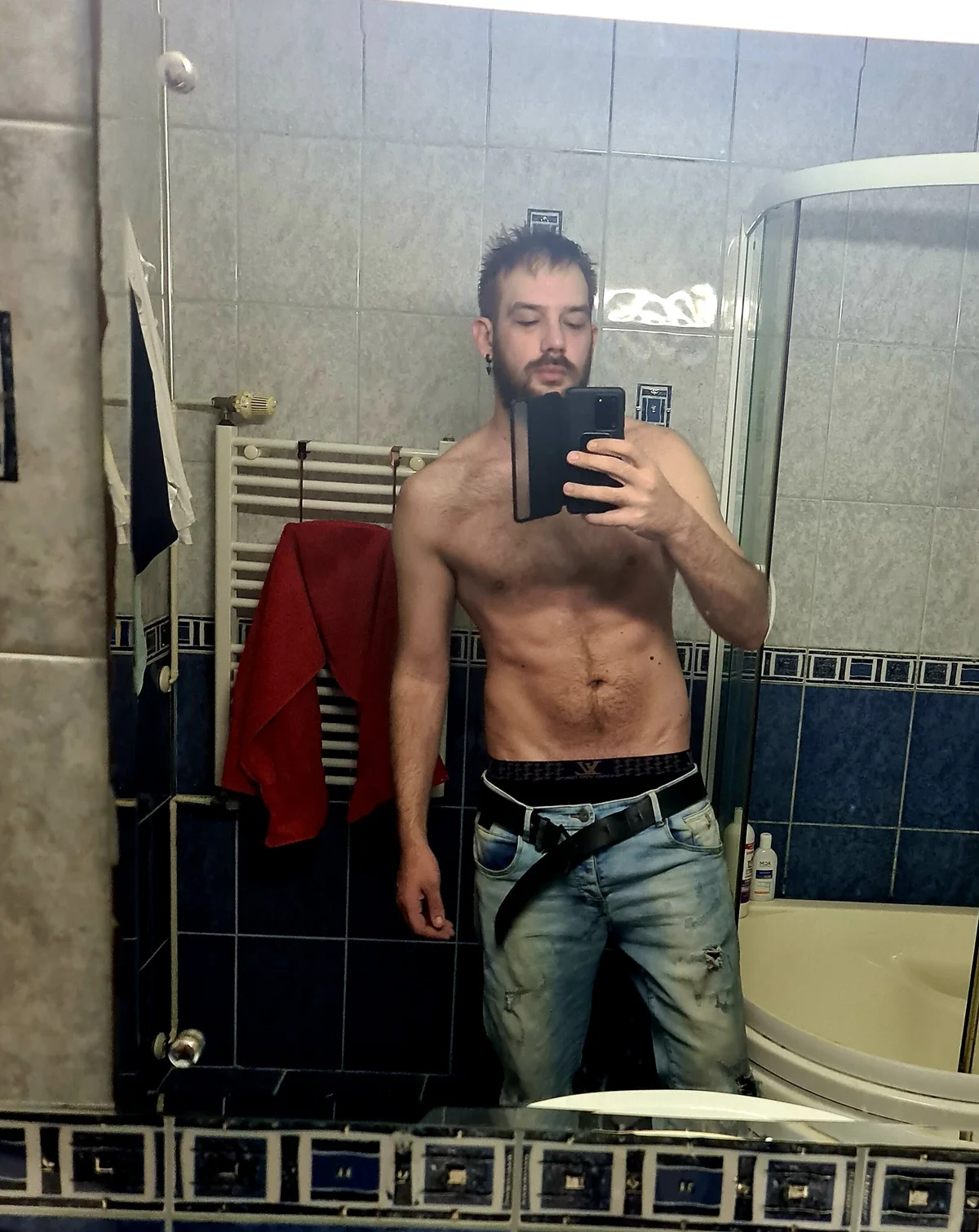 LexHardy 님의 트렌드 중인 사진  909개