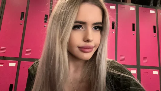 Holly-GlamourのPublicの枚の写真