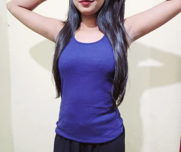 hansika_25 It's me Pic 5