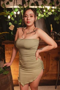 sofiaivanova 🍀Golden & green ✨ Bilde