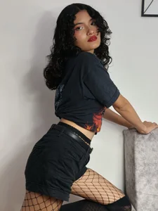 MirandaLawrens_: Public ( 7 фото)