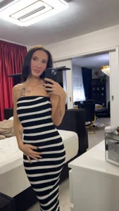 Emi_RoseMaus Public صورة واحدة|Emi_RoseMaus Public صورتان|Emi_RoseMaus Public  2 صور|Emi_RoseMaus Public  2 صورة