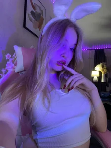 AmyLouWoodのmore me heheの枚の写真