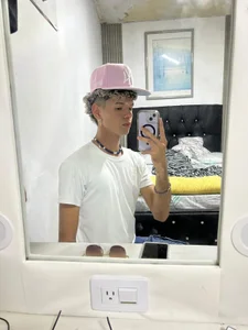 HORNY_PRETTYのDavid🩷の 2枚の写真