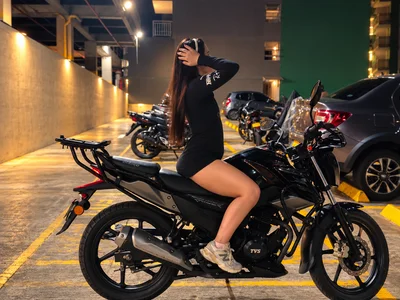 LucianaMore Could I ride her or you? ✨ Foto 2