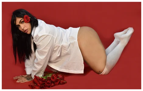 curvyliciousss red roses Immagine 