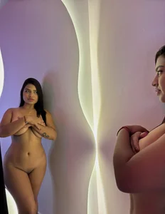 ElleGiselleeのHAPPY NEW YEAR 🎉🍾の 3枚の写真