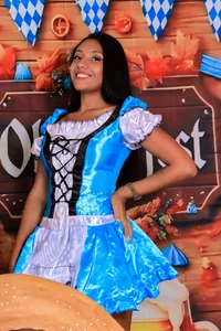 naomi_kyse: Enjoy the oktober fest party with me ( 6 фото)