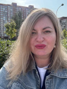 Amelia-Diamond Public Pic 4