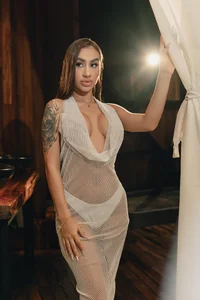 DannaCruz Temptation can also be gentle 🌙✨ Pic