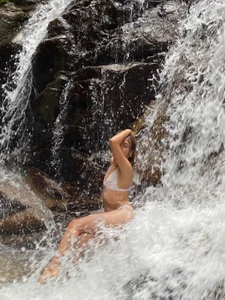 victoria_decapri The water touches my skin, but does not turn off my fire. Εικόνα 4