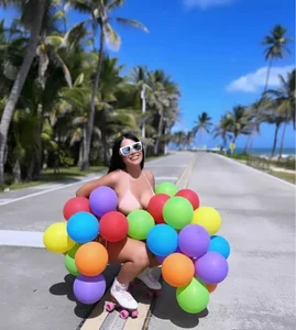 lararoberts_ balloons 圖片 2