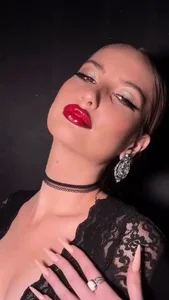 Elza_kom Red lips Foto 5