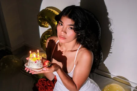 HAPPY BIRTHDAY TO ME! 🤍🎂🌹 de MILEY_JOAS2  4 Imagens